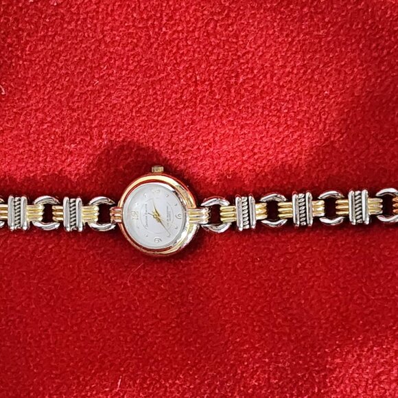 Jaclyn Smith Two Tone Metal Water Resistant Quartz Japan Movement Vintage Watch main image 4